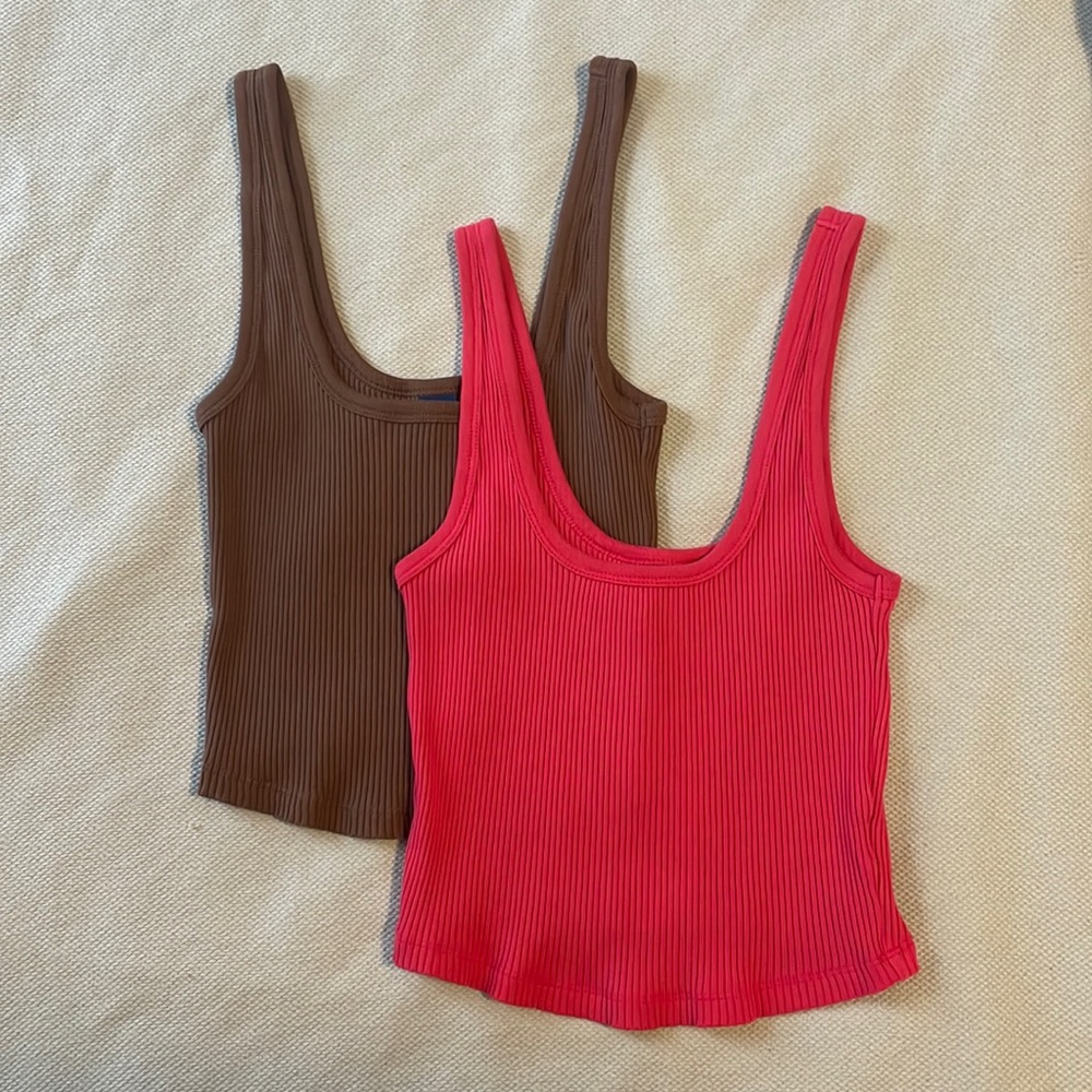 Old Navy ribbed crop tanks